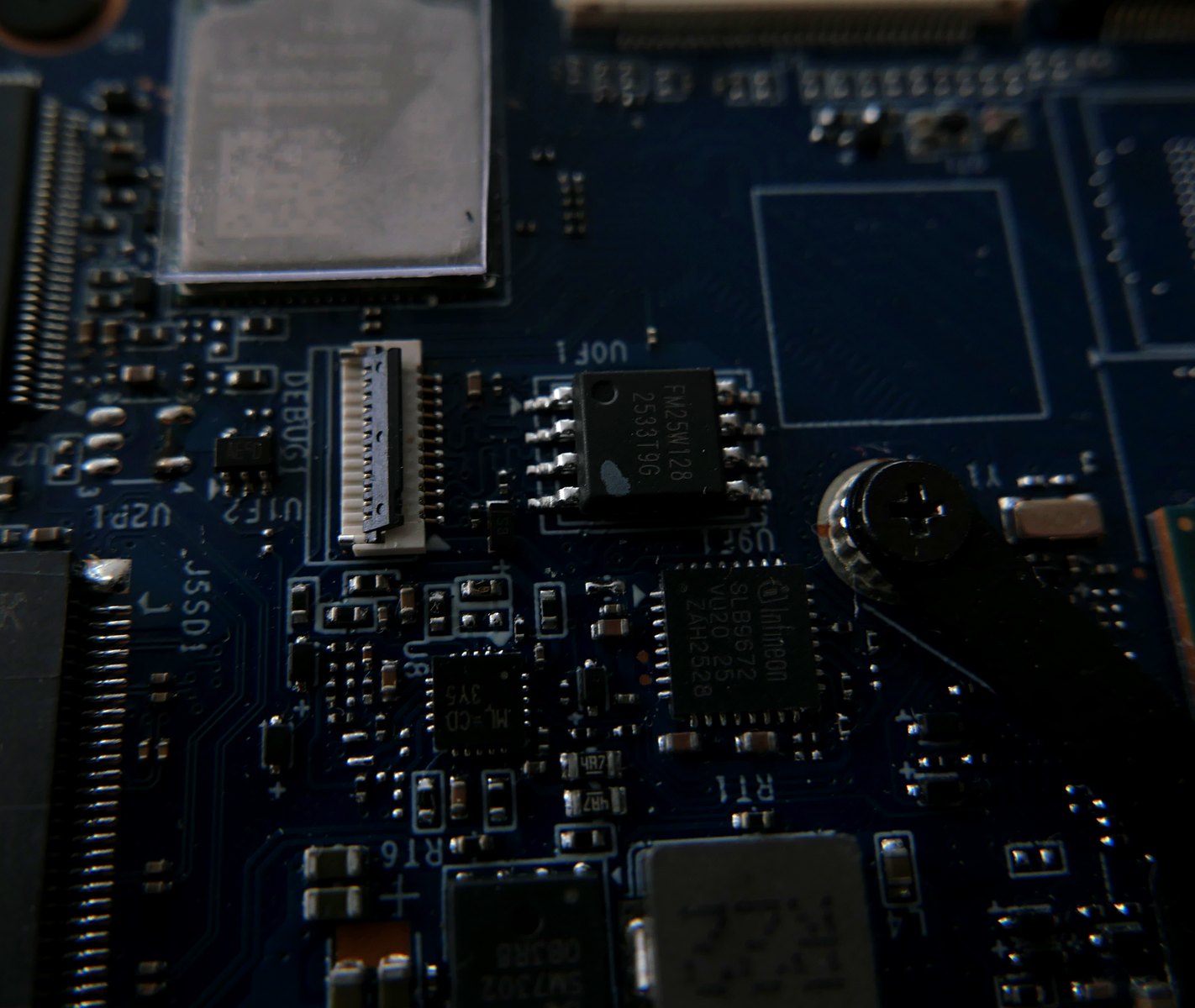 StarBook Horizon processor and motherboard detail